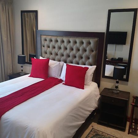 سنتوريون Lily White Guest House المظهر الخارجي الصورة