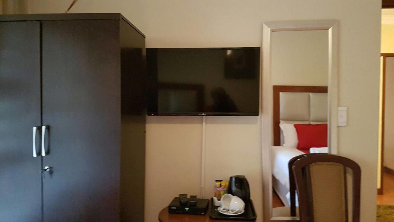 سنتوريون Lily White Guest House المظهر الخارجي الصورة