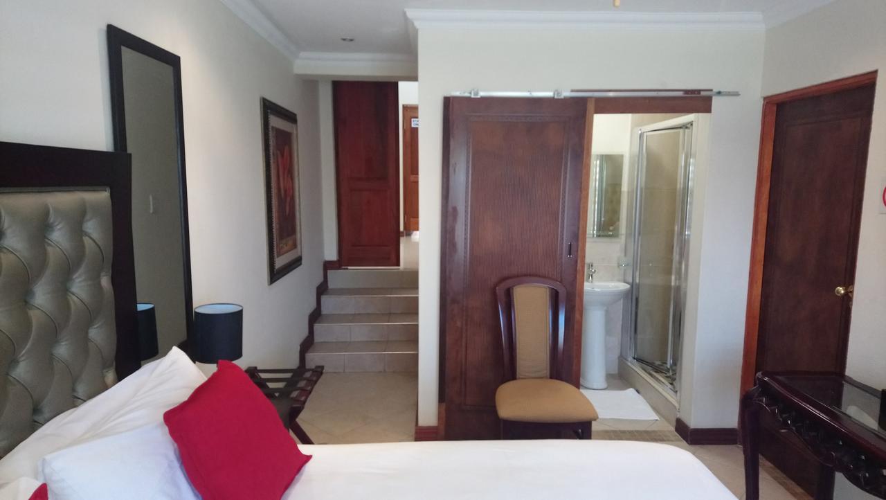 سنتوريون Lily White Guest House المظهر الخارجي الصورة
